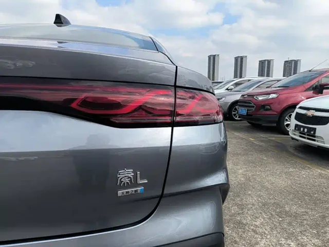 BYD Qin L — Фото автомобиля 7