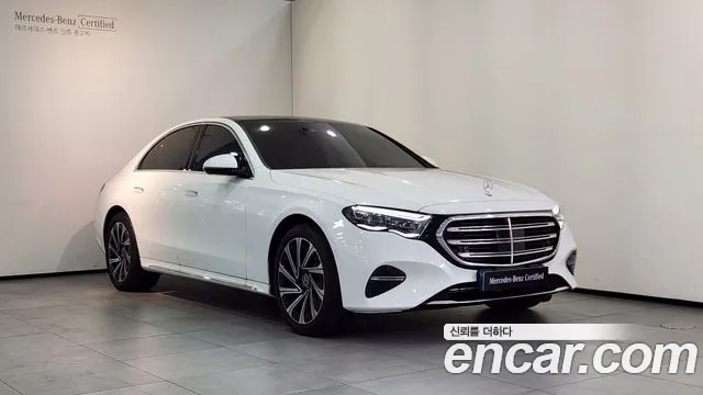 Фотография автомобиля — Mercedes-Benz E-Class