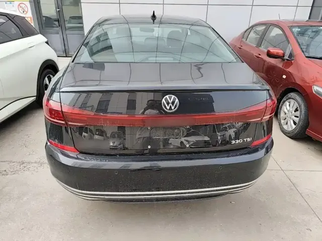 Volkswagen Passat — Фото автомобиля 3