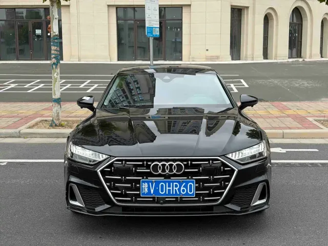 Audi A7L — Фото автомобиля 2
