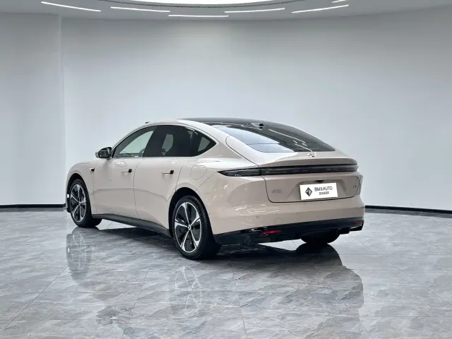 Nio ET5 — Фото автомобиля 3
