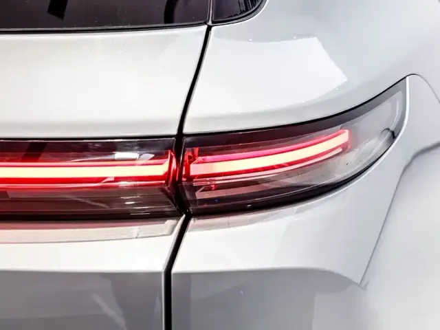 Li Auto L9 — Фото автомобиля 6