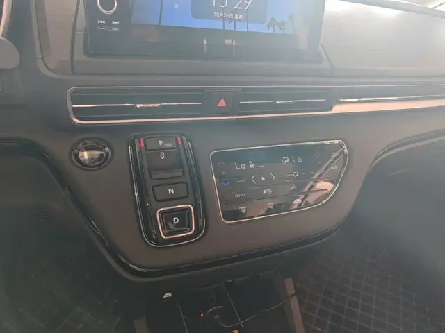 Honda Odyssey — Фото автомобиля 12