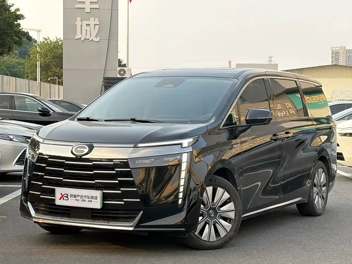 Фотография автомобиля — GAC Trumpchi E8