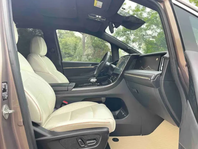 GAC Trumpchi M8 — Фото автомобиля 13