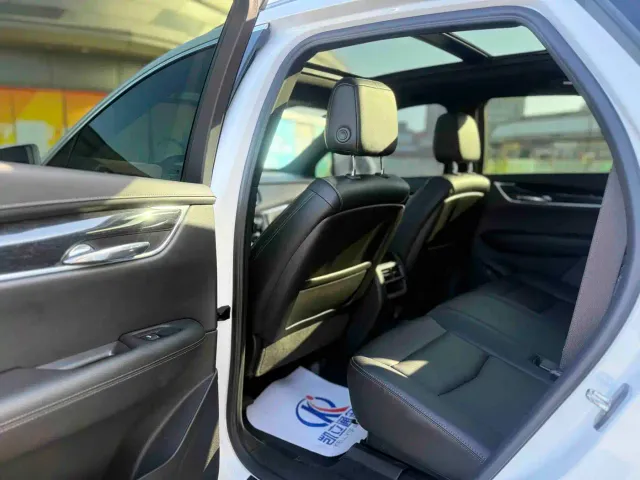 Cadillac XT5 — Фото автомобиля 11