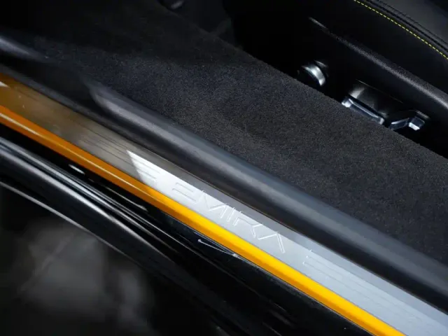 Lotus Emira — Фото автомобиля 23