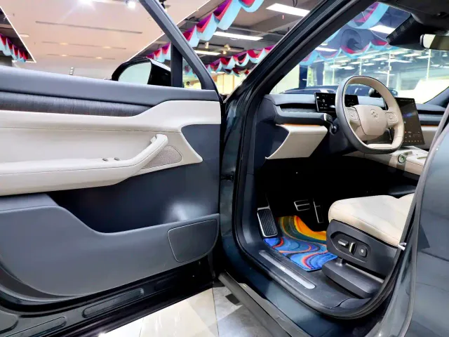 Nio ES8 — Фото автомобиля 8