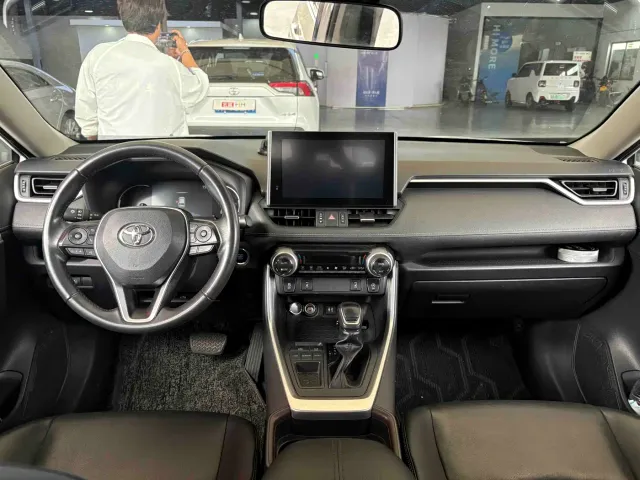 Toyota RAV4 Rongfang 2021 2.0L CVT 2WD Trend PLUS — Фото автомобиля 5
