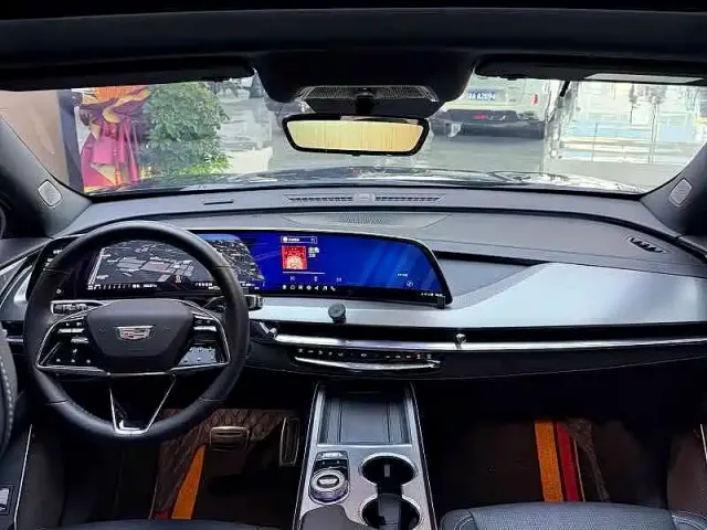 Cadillac XT5 — Фото автомобиля 8