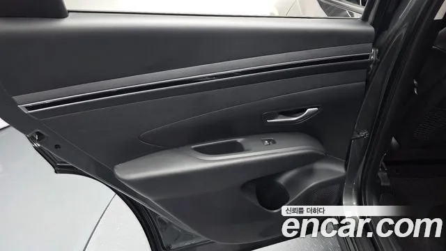 Hyundai Tucson Tucson (NX4) Дизель 2.0 2WD — Фото автомобиля 25