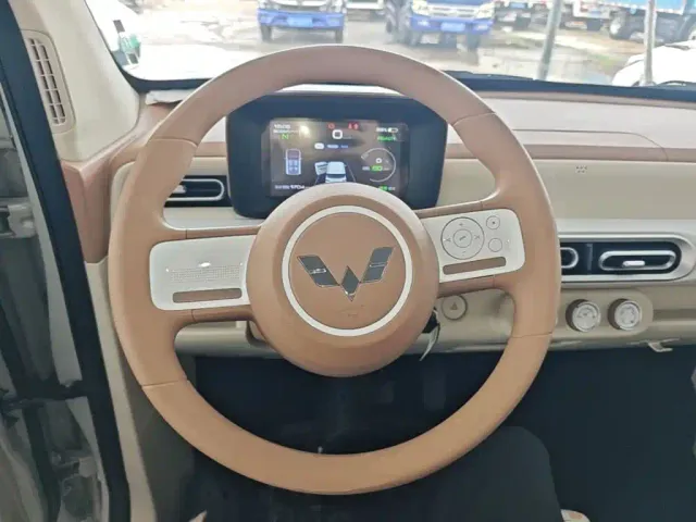 Wuling Hongguang Mini EV — Фото автомобиля 10