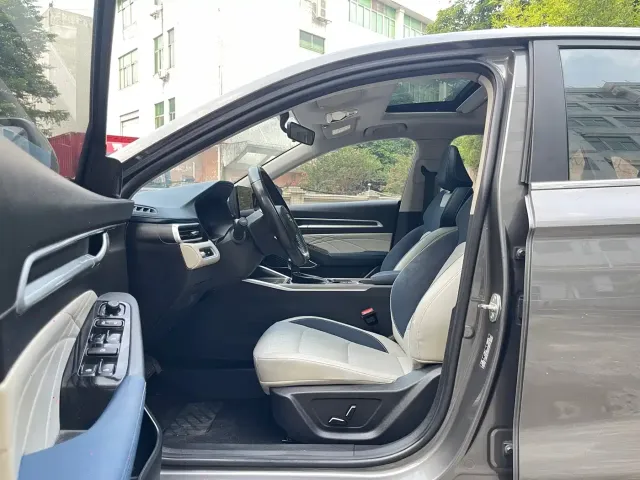 Geely Emgrand — Фото автомобиля 12