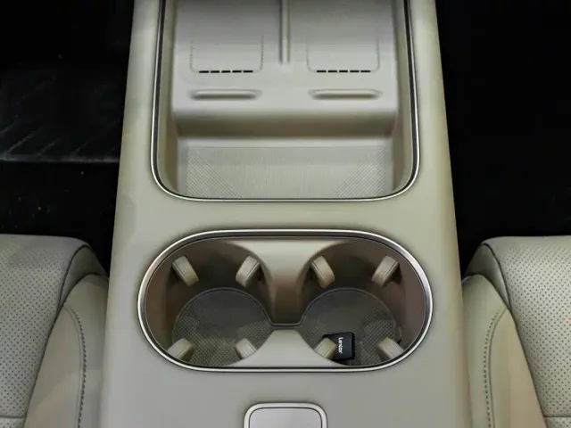 Li Auto i6 — Фото автомобиля 21