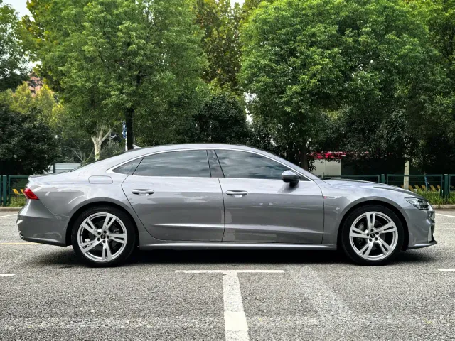 Audi A7L — Фото автомобиля 4