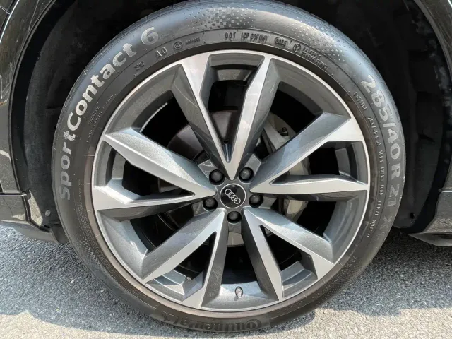 Audi Q7 — Фото автомобиля 15