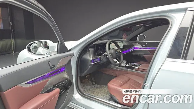 BMW 7 Series G70 — Фото автомобиля 15
