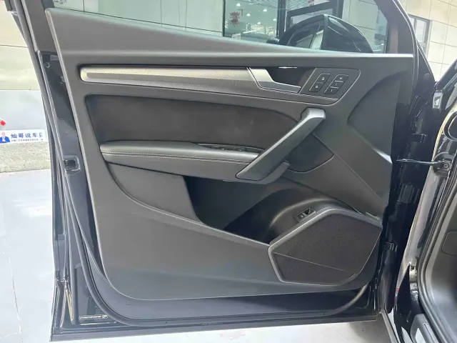Audi Q5L Sportback — Фото автомобиля 10