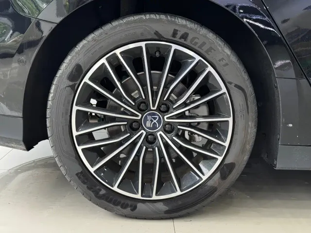 BYD Han — Фото автомобиля 10