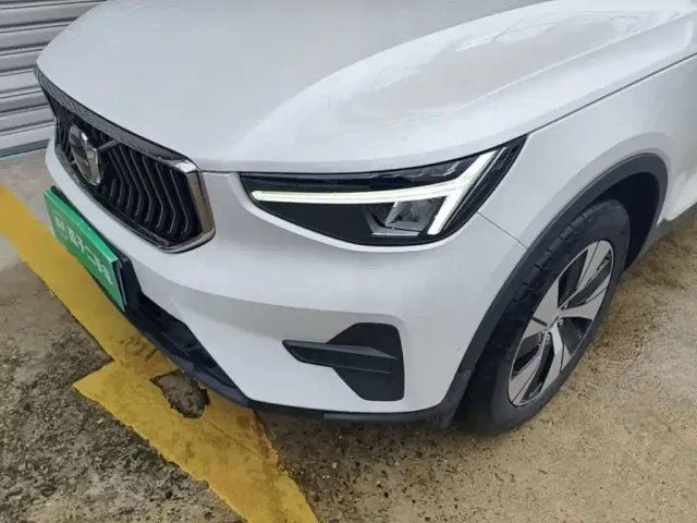 Volvo XC40 — Фото автомобиля 23