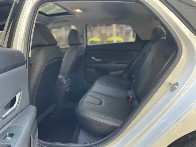 Hyundai Elantra — Фото автомобиля 6