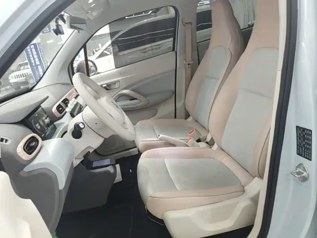 Leapmotor T03 — Фото автомобиля 14