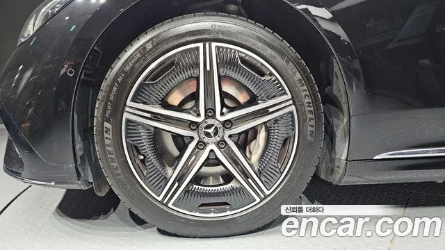 Mercedes-Benz EQE V295 — Фото автомобиля 5