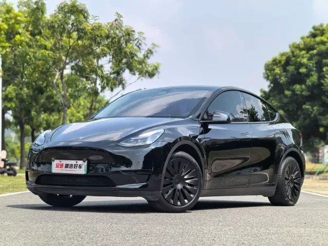 Фотография автомобиля — Tesla Model Y