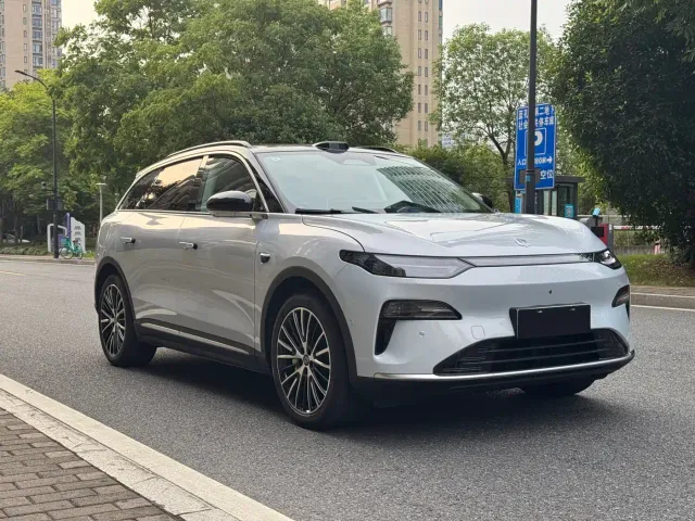 Leapmotor C11 — Фото автомобиля 8