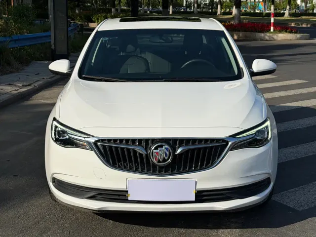 Buick Excelle — Фото автомобиля 2