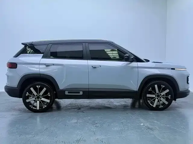 Geely ICON — Фото автомобиля 7