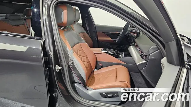 BMW 5-Series 5 серия (G60) 530i xDrive M Sport Pro Special Edition — Фото автомобиля 12