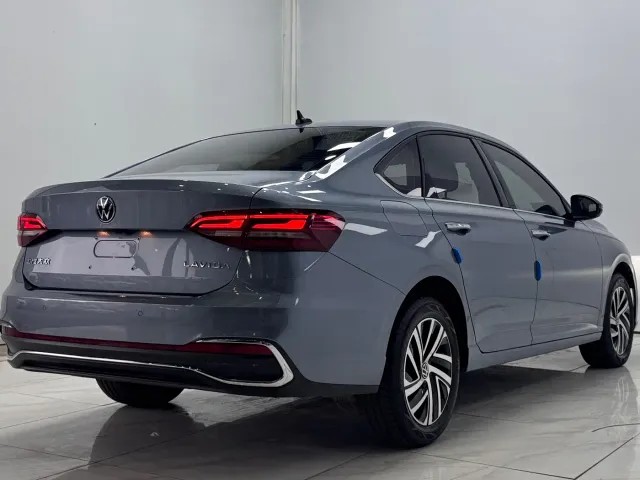 Volkswagen Lavida — Фото автомобиля 6