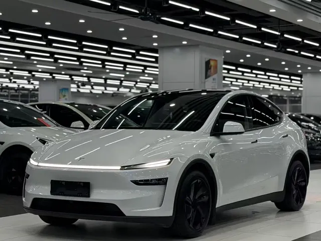 Фотография автомобиля — Tesla Model Y