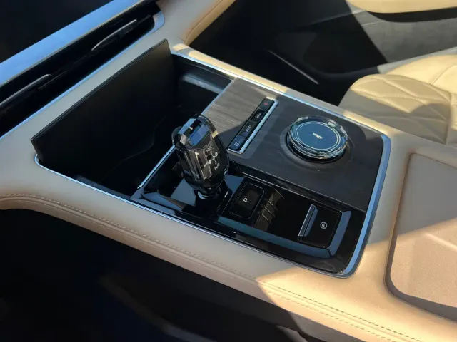 Geely Xingyue L — Фото автомобиля 30