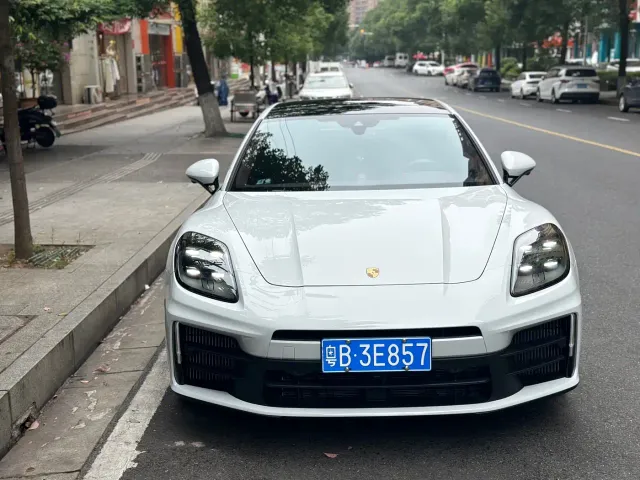 Porsche Panamera — Фото автомобиля 2