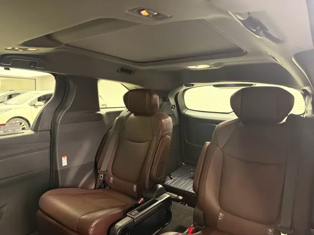 Toyota Granvia — Фото автомобиля 11