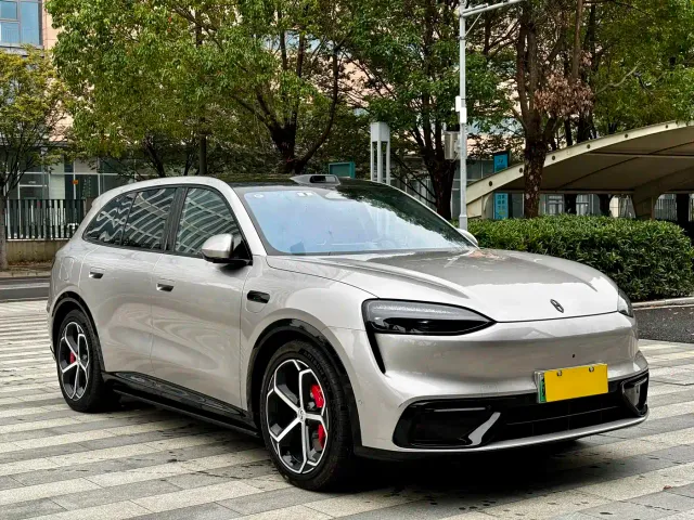 Aito M6 — Фото автомобиля 3