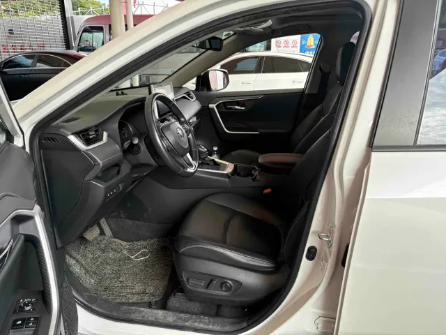 Toyota RAV4 Rongfang 2021 2.0L CVT 2WD Trend PLUS — Фото автомобиля 4