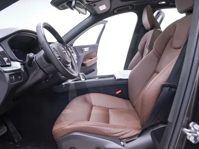 Volvo XC60 — Фото автомобиля 21
