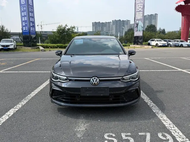 Volkswagen Golf — Фото автомобиля 2