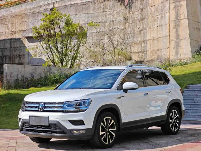 Фотография автомобиля — Volkswagen Tharu