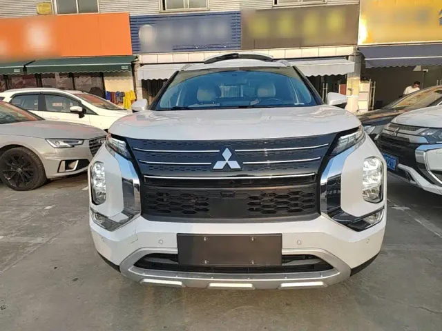 Mitsubishi Outlander — Фото автомобиля 2
