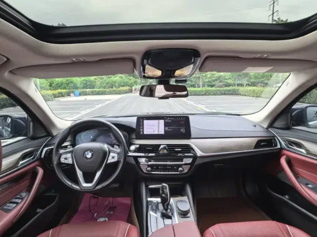 BMW 5 Series — Фото автомобиля 5