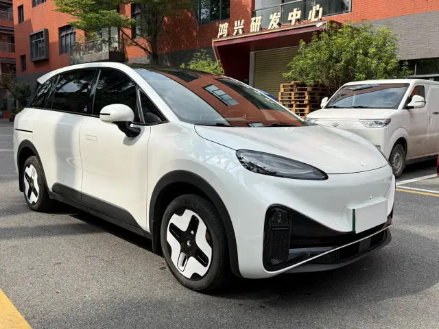 Arcfox Kaola S — Фото автомобиля 3