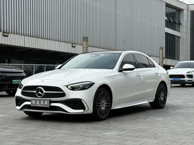 Фотография автомобиля — Mercedes-Benz C-Class