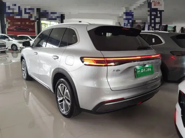 Geely Galaxy Starship 7 EM-i — Фото автомобиля 4