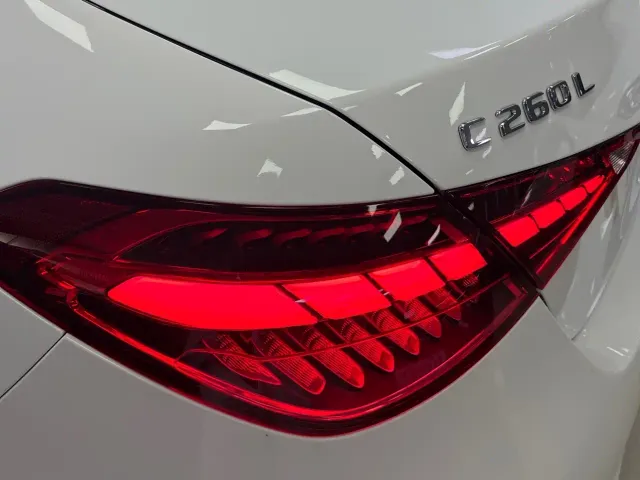 Mercedes-Benz C-Class — Фото автомобиля 11