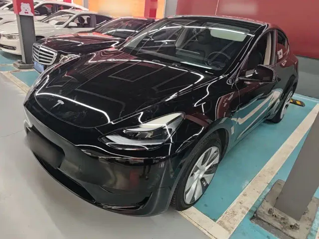 Фотография автомобиля — Tesla Model Y