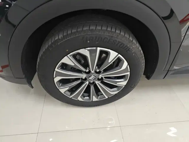 Buick Envision Plus — Фото автомобиля 22